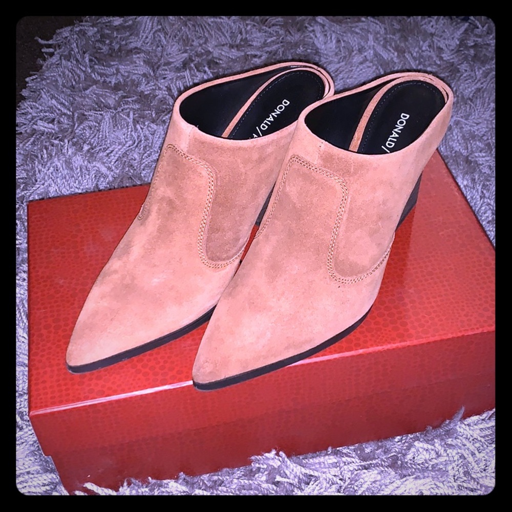 Donald Pliner Booties